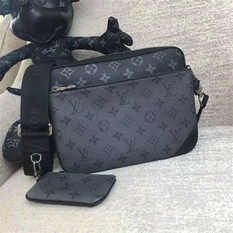 men's louis vuitton messenger bag|louis vuitton cross body bag men.